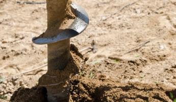 Comment forer un puits de vos propres mains : façons de le faire vous-même avec un budget limité Comment forer un puits d'eau à la main